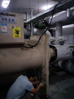 常熟地區中央空調維修保養指南 聚焦開利風冷模塊冷水機組與制冷設備